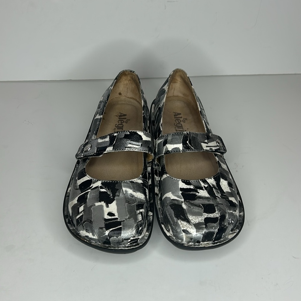 Alegria Feliz Mary Jane Shoes in Painterfly Design - Picture 2 of 14